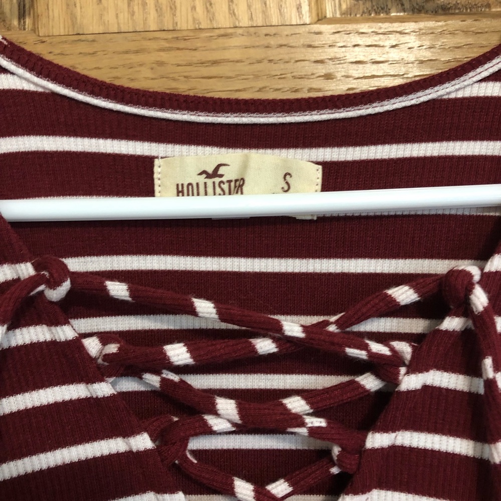 Hollister top - Picture 2 of 3